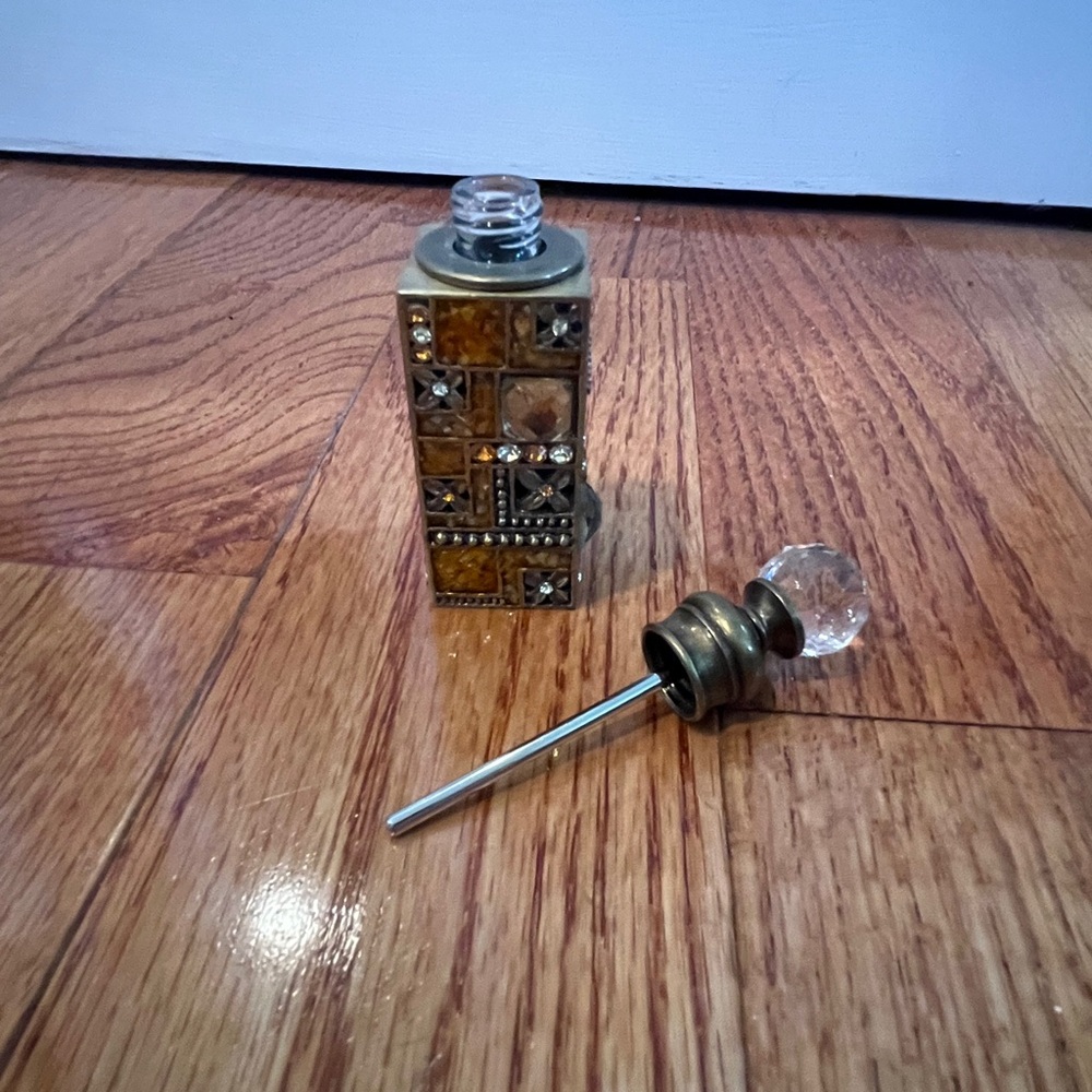 Decorative Gold and Brown Perfume Bottle - Picture 7 of 8
